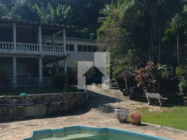 Chácara com 10500m² 2 quartos e 2 banheiros, à venda, no bairro Paiol Velho em Jundiaí