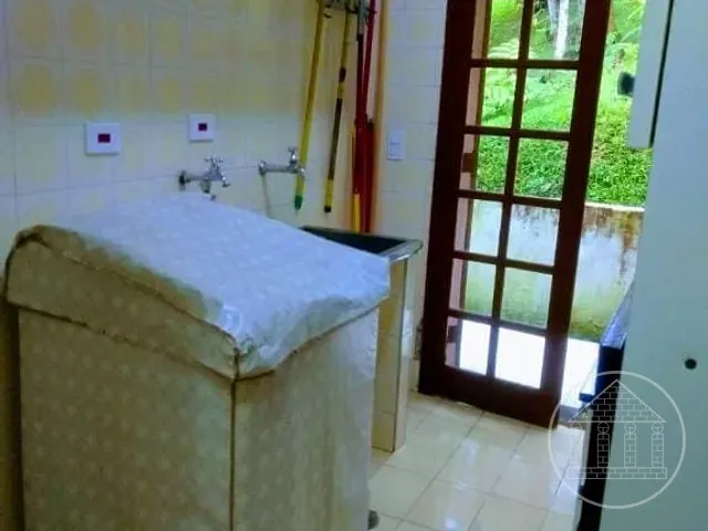 Chácara com 4000m² 6 quartos e 5 banheiros, à venda ou para alugar, no bairro Embu Guacu em Embu-Guaçu