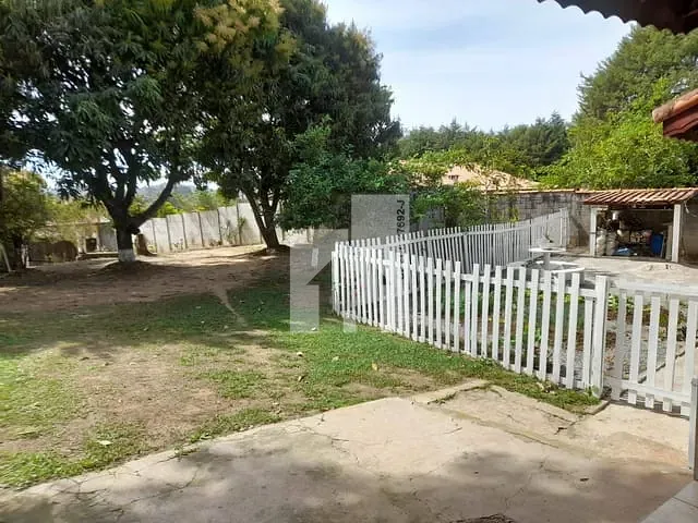 Chácara com 854m² 3 quartos e 3 banheiros, à venda, no bairro Estância Comandante Barros em Jarinu