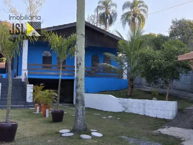 Chácara 3 quartos e 4 banheiros, à venda, no bairro Pedregulho em Caçapava