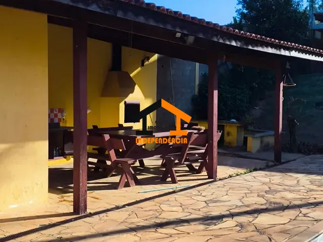 Chácara com 1900m² 3 quartos e 3 banheiros, à venda, no bairro Recanto dos Pássaros em Itatiba