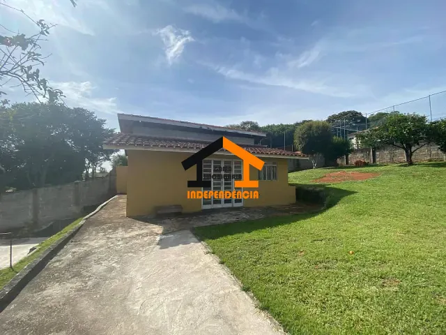 Chácara com 1000m² 4 quartos e 3 banheiros, à venda, no bairro Parque São Gabriel em Itatiba
