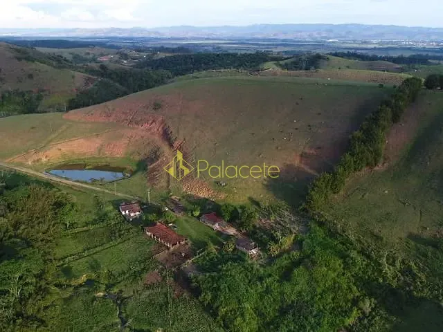 Chácara com 1984400m², à venda, no bairro Cruz Pequena em Pindamonhangaba