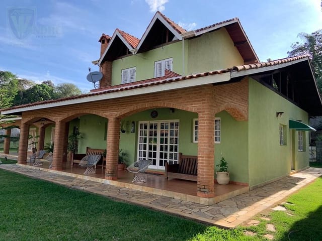 Chácara com 4000m² 4 quartos e 5 banheiros, à venda, no bairro Pessegueiro em Extrema
