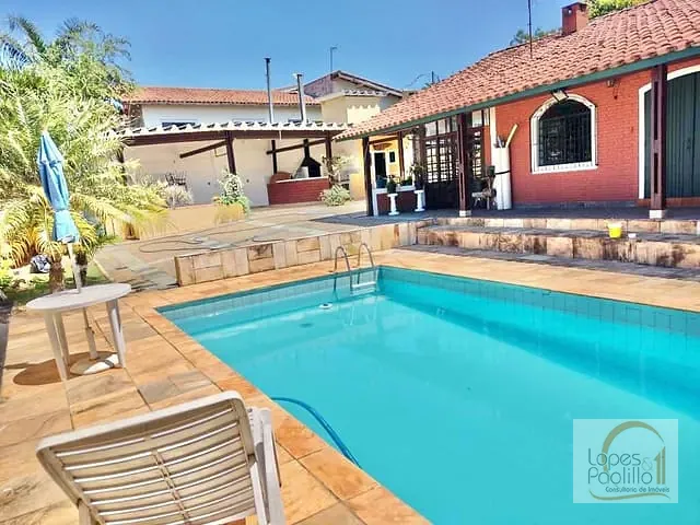 Chácara com 794m² 3 quartos e 4 banheiros, à venda, no bairro Jardim das Cerejeiras em Atibaia