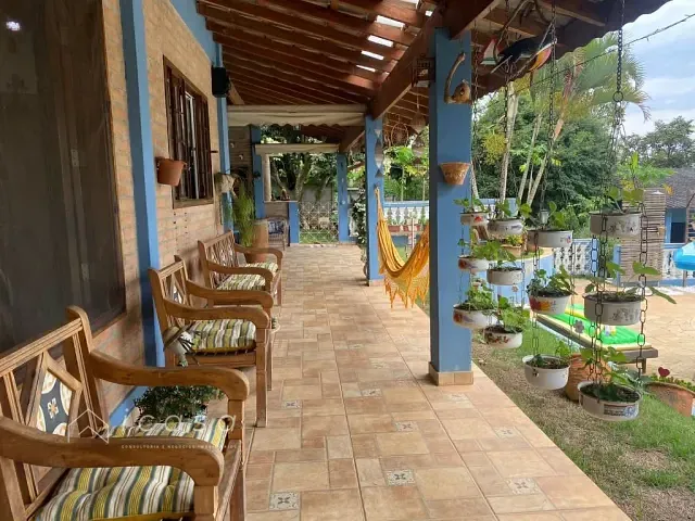 Chácara com 3500m² 4 quartos e 4 banheiros, à venda, no bairro Tijuco Preto em Caçapava