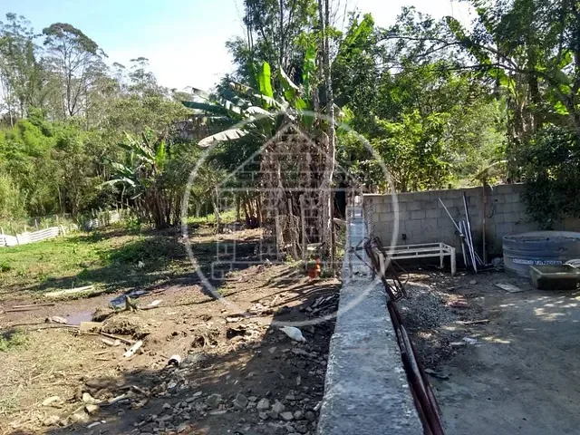 Chácara com 2050m² 3 quartos e 3 banheiros, à venda, no bairro Jardim Borba Gato em São Paulo