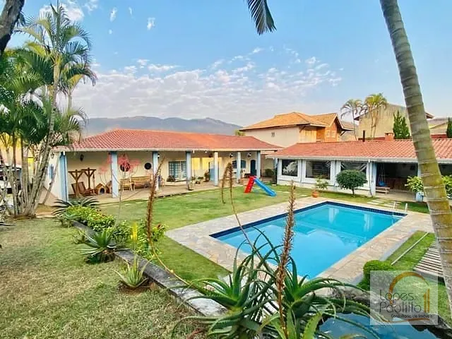 Chácara com 1048m² 4 quartos e 5 banheiros, à venda, no bairro Jardim Paulista em Atibaia
