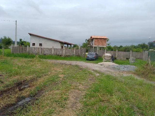 Chácara com 1000m² 2 quartos e 4 banheiros, à venda, no bairro Mandú em Pindamonhangaba