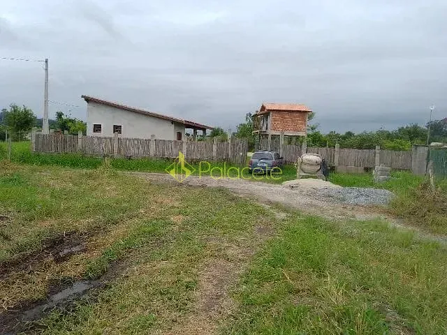 Chácara com 1000m² 2 quartos e 4 banheiros, à venda, no bairro Mandú em Pindamonhangaba