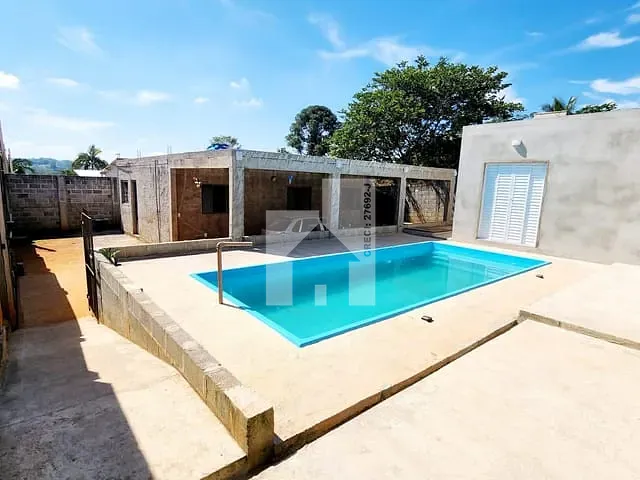 Chácara com 365m² 4 quartos e 2 banheiros, à venda, no bairro Estância Santa Lúcia em Jarinu