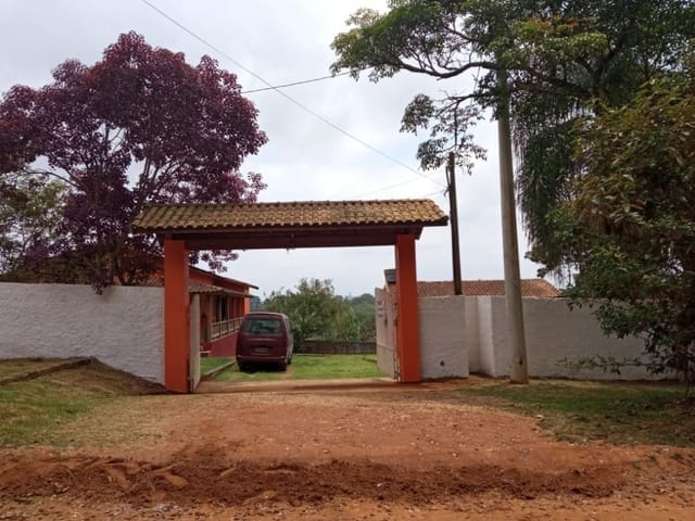 Chácara com 1200m² 4 quartos e 2 banheiros, à venda, no bairro Cupim em Ibiúna