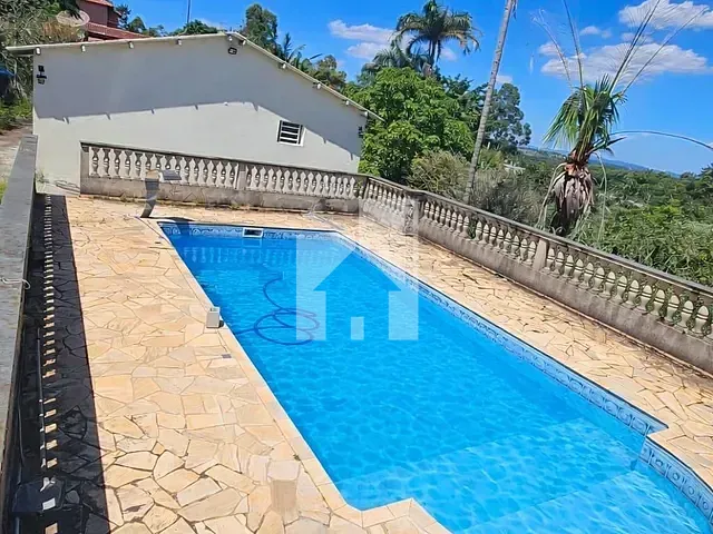 Chácara com 3000m² 2 quartos e 2 banheiros, à venda, no bairro Monterrey em Louveira