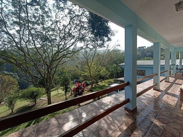 Chácara com 6700m² 5 quartos e 3 banheiros, à venda, no bairro Caucaia do Alto em Cotia
