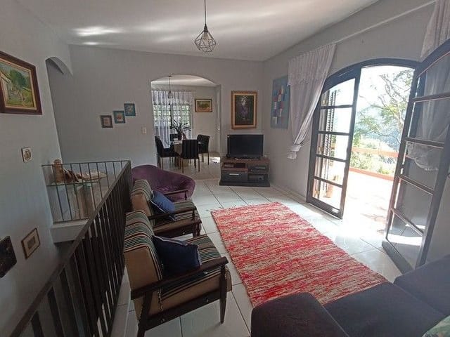 Chácara com 6700m² 5 quartos e 3 banheiros, à venda, no bairro Caucaia do Alto em Cotia