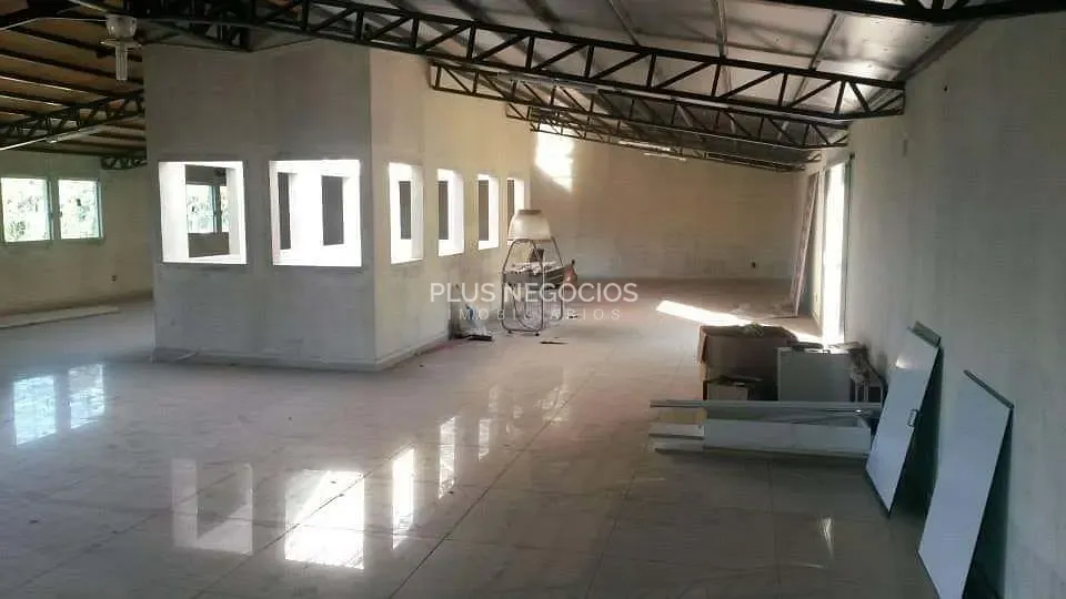Chácara, 5 quartos, 2400 m² - Foto 1