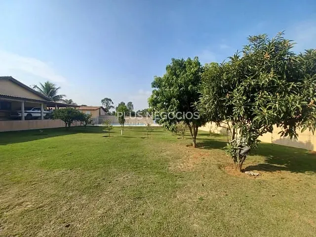 Chácara com 1600m² 2 quartos e 3 banheiros, à venda, no bairro Ipanema do Meio em Araçoiaba da Serra