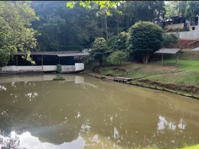Chácara com 3000m² 1 quarto e 2 banheiros, à venda, no bairro Suru em Santana de Parnaíba