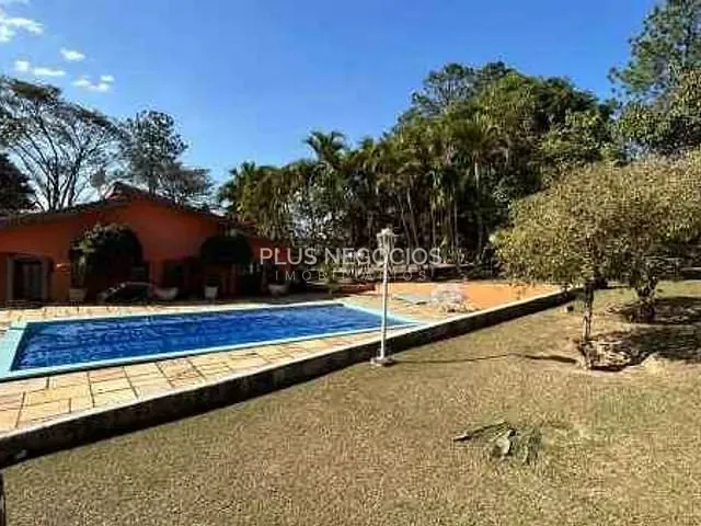 Chácara com 2400m² 4 quartos e 3 banheiros, à venda, no bairro dona catarina em Mairinque
