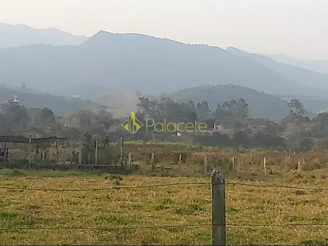 Chácara com 1000m², à venda, no bairro Bom Sucesso em Pindamonhangaba