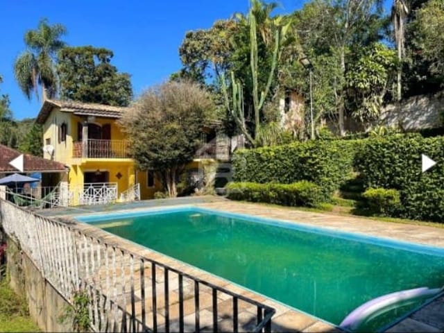 Chácara com 1294m² 4 quartos e 5 banheiros, à venda, no bairro Despezio em São Lourenço da Serra