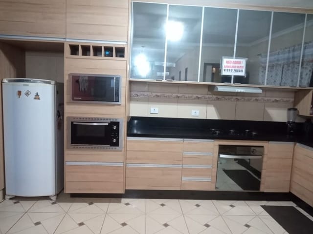 Chácara com 1294m² 4 quartos e 5 banheiros, à venda, no bairro Despezio em São Lourenço da Serra