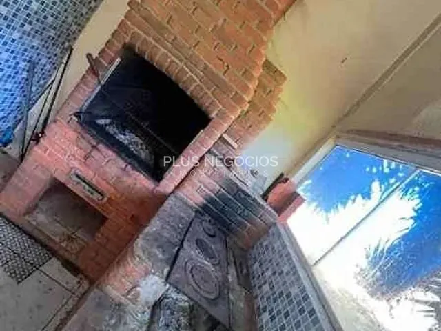 Chácara com 2000m² 3 quartos e 3 banheiros, à venda, no bairro santa helena em Sorocaba