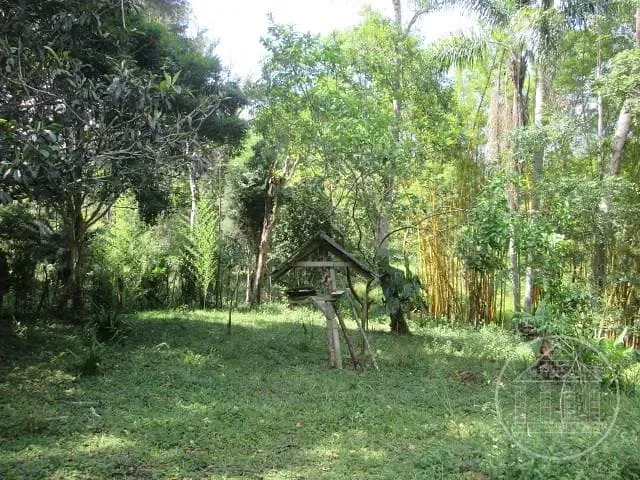 Chácara com 1000m² 1 quarto e 1 banheiro, à venda, no bairro Cipó em Embu-Guaçu