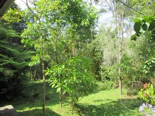 Chácara com 1000m² 1 quarto e 1 banheiro, à venda, no bairro Cipó em Embu-Guaçu