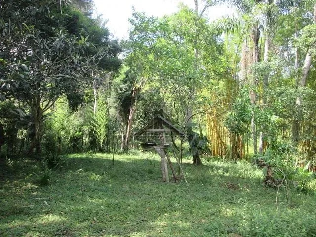 Chácara com 1000m² 1 quarto e 1 banheiro, à venda, no bairro Cipó em Embu-Guaçu