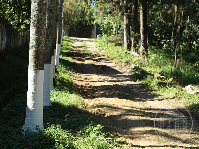 Chácara com 12500m² 5 quartos e 4 banheiros, à venda, no bairro Jardim Santa Tereza em São Paulo