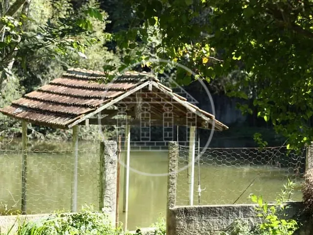 Chácara com 12500m² 5 quartos e 4 banheiros, à venda, no bairro Jardim Santa Tereza em São Paulo