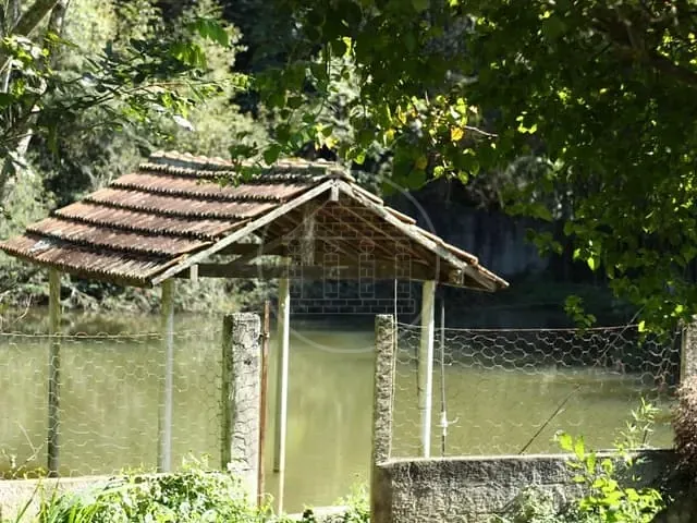 Chácara com 12500m² 5 quartos e 4 banheiros, à venda, no bairro Jardim Santa Tereza em São Paulo