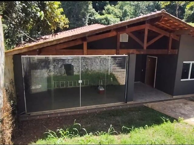 Chácara com 1450m² 8 quartos e 9 banheiros, à venda, no bairro Portal das Acácias em Santana de Parnaíba