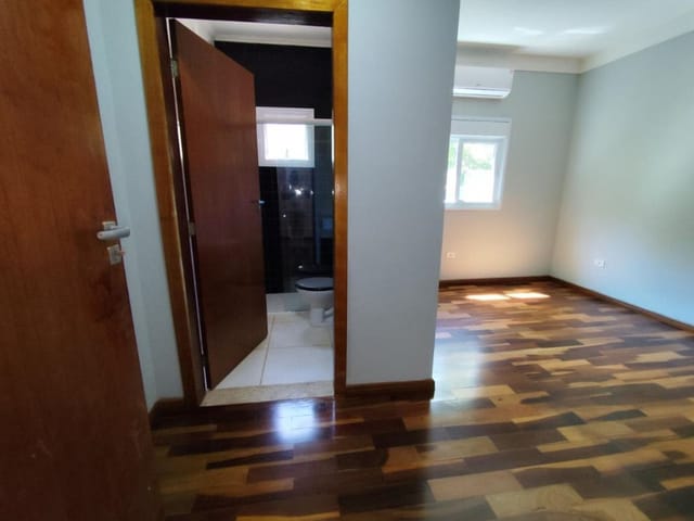 Chácara com 1450m² 8 quartos e 9 banheiros, à venda, no bairro Portal das Acácias em Santana de Parnaíba