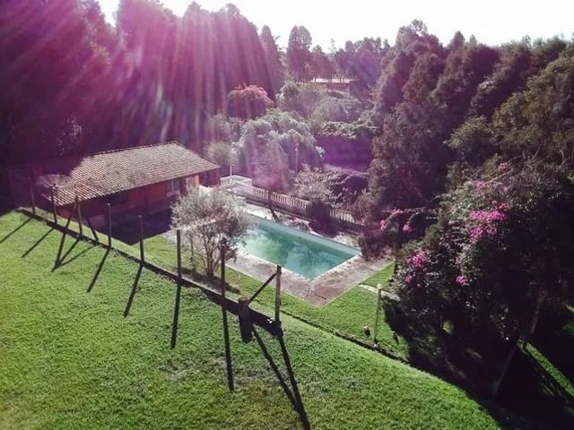 Chácara com 8000m² 5 quartos e 3 banheiros, à venda, no bairro Jardim Camargo (Canguera) em São Roque