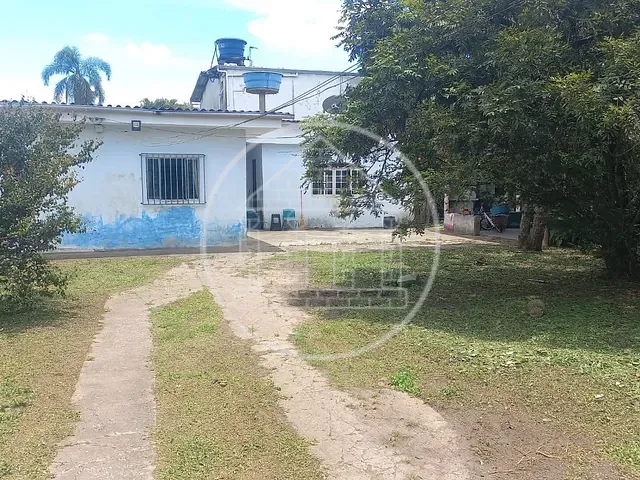 Chácara com 1500m² 3 quartos e 1 banheiro, à venda, no bairro Chácaras Granjinhas Regina Maria em Embu-Guaçu