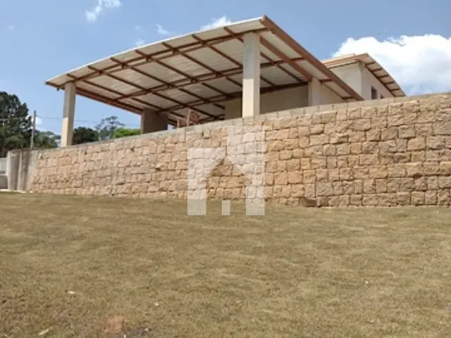 Chácara com 5116m² 2 quartos e 3 banheiros, à venda, no bairro Ivoturucaia em Jundiaí