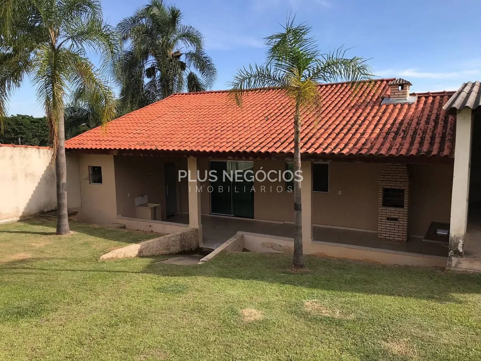 Chácara, 4 quartos, 800 m² - Foto 1