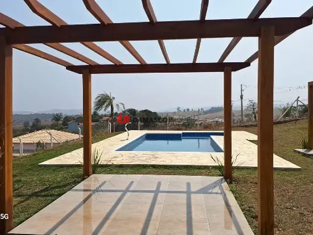 Chácara com 1182m² 3 quartos e 3 banheiros, à venda, no bairro residencial vento forte em Pinhalzinho