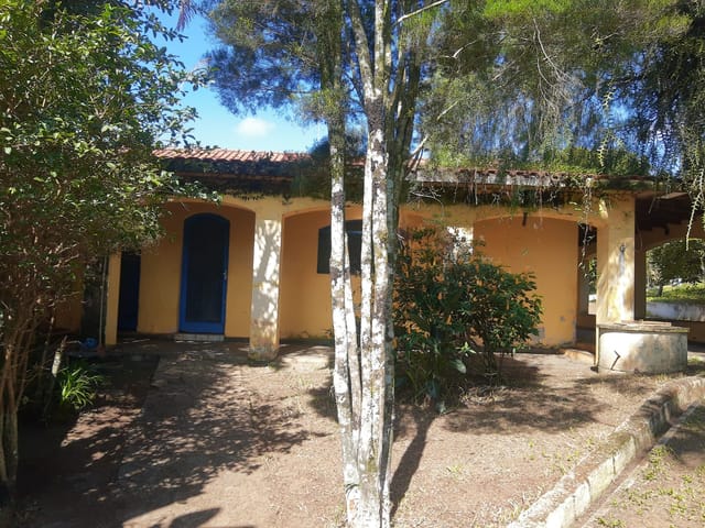 Chácara com 2500m² 3 quartos e 2 banheiros, à venda, no bairro Piracangaguá em Taubaté