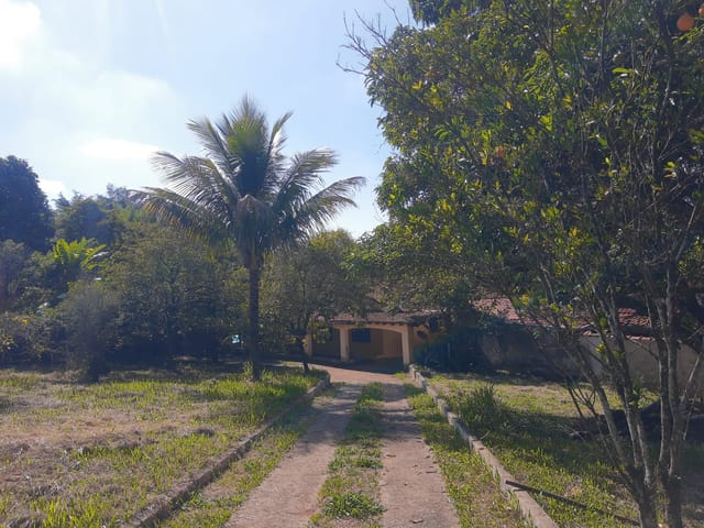 Chácara com 2500m² 3 quartos e 2 banheiros, à venda, no bairro Piracangaguá em Taubaté