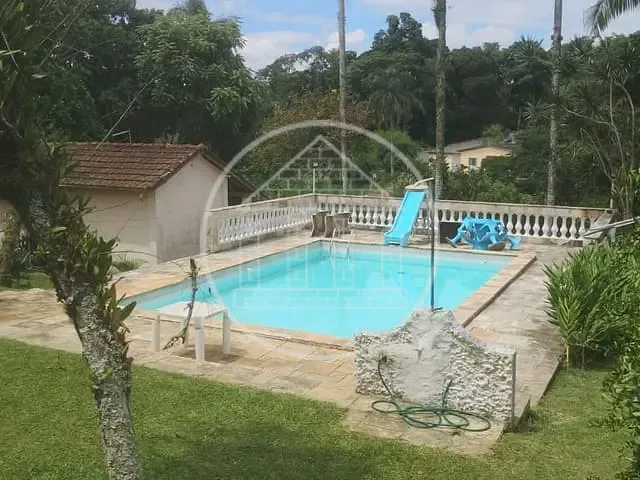Chácara com 4200m² 4 quartos e 5 banheiros, à venda, no bairro Bororé em São Paulo