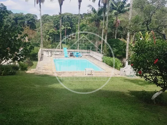 Chácara com 4200m² 4 quartos e 5 banheiros, à venda, no bairro Bororé em São Paulo