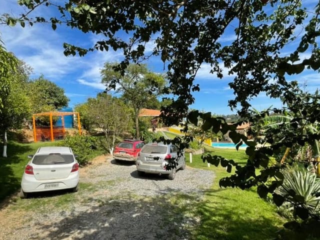 Chácara com 1100m² 3 quartos e 3 banheiros, à venda, no bairro Chácaras Manao em Mairinque