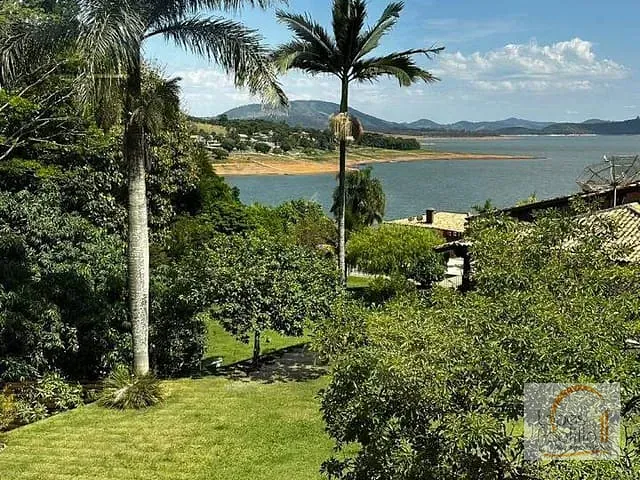 Chácara com 300m² 2 quartos e 3 banheiros, à venda, no bairro Morro Grande da Boa Vista em Bragança Paulista