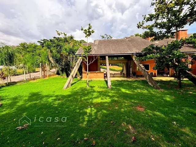 Chácara com 460m² 4 quartos e 4 banheiros, à venda, no bairro Chácaras Cataguá em Taubaté