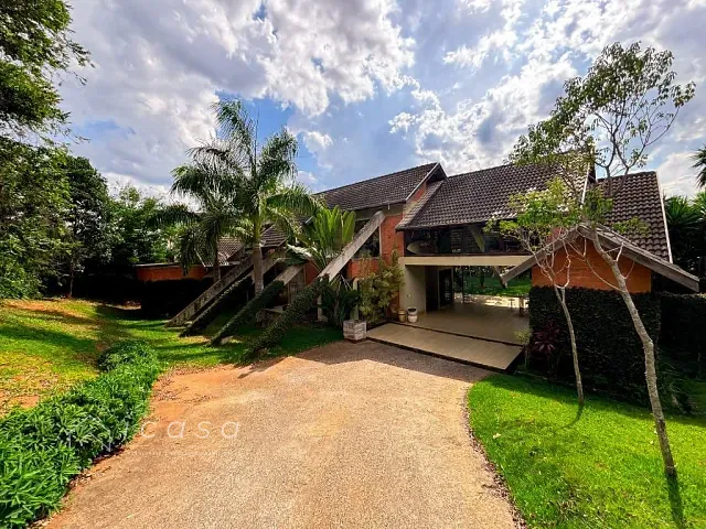 Chácara com 460m² 4 quartos e 4 banheiros, à venda, no bairro Chácaras Cataguá em Taubaté