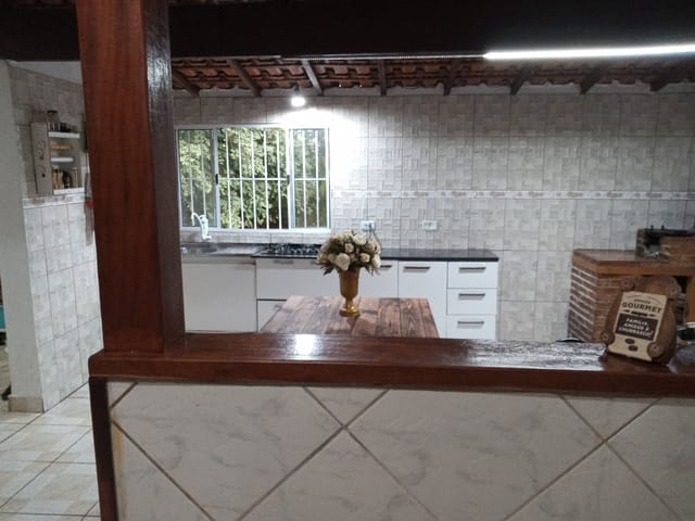 Chácara com 1600m² 5 quartos e 3 banheiros, à venda, no bairro Parque Shangrilá em Pindamonhangaba