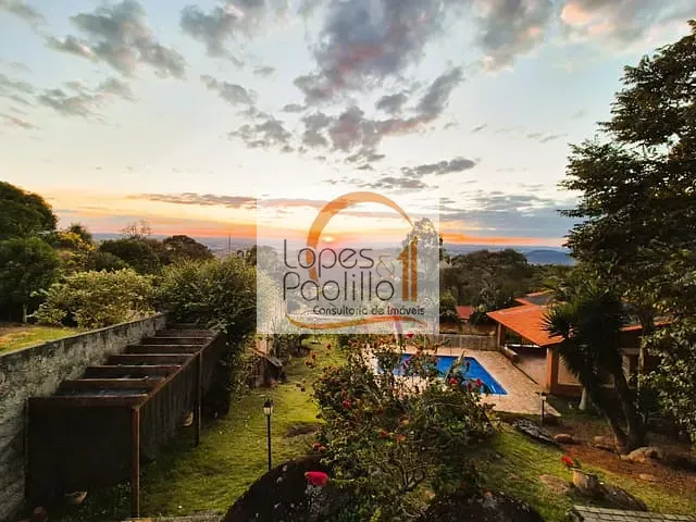 Chácara com 1077m² 3 quartos e 2 banheiros, à venda, no bairro Estância Santa Maria do Laranjal em Atibaia